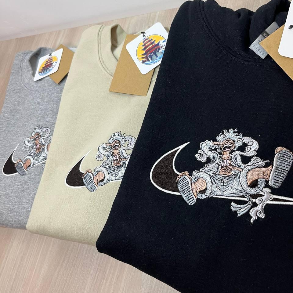 Sweatshirt brodé Luffy Gear 5 Swoosh Tshirt Hoodie brodé One Piece