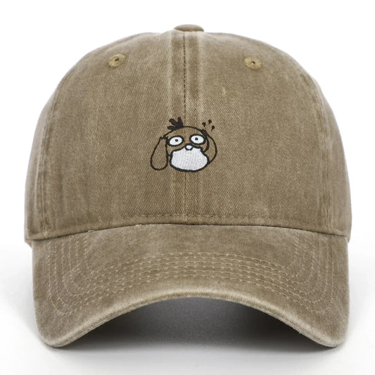 Casquette Pokémon beige brodée avec Psykokwak, célèbre Pokémon de type Eau. Modèle vintage en coton, doté d’une broderie de haute qualité capturant le look expressif et comique de Psykokwak. Taille ajustable, idéale pour les fans d’anime, cosplay casual ou tenues streetwear inspirées de Pokémon.